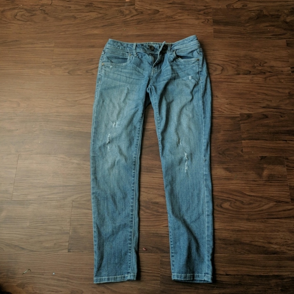 Vera Wang Ripped Jeans